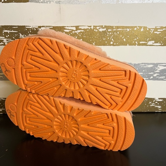 UGG “Disco Slide” - Picture 6 of 8